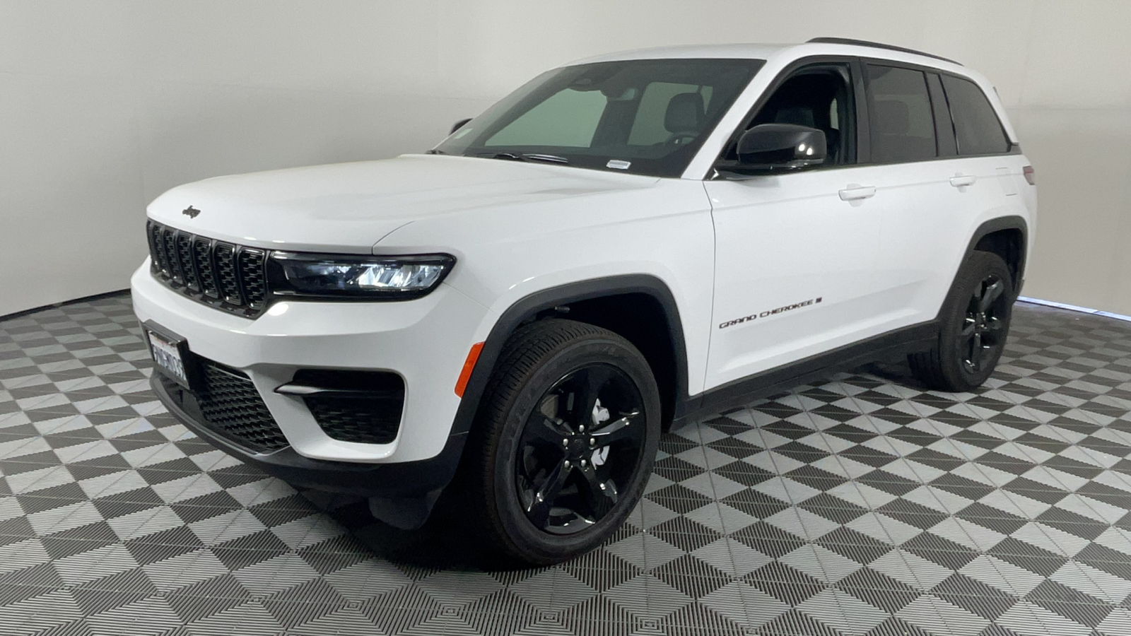 2024 Jeep Grand Cherokee Altitude X 8