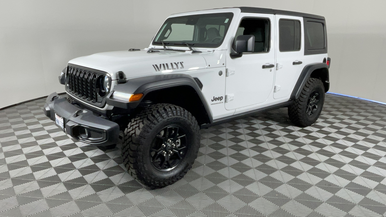 2024 Jeep Wrangler Willys 8