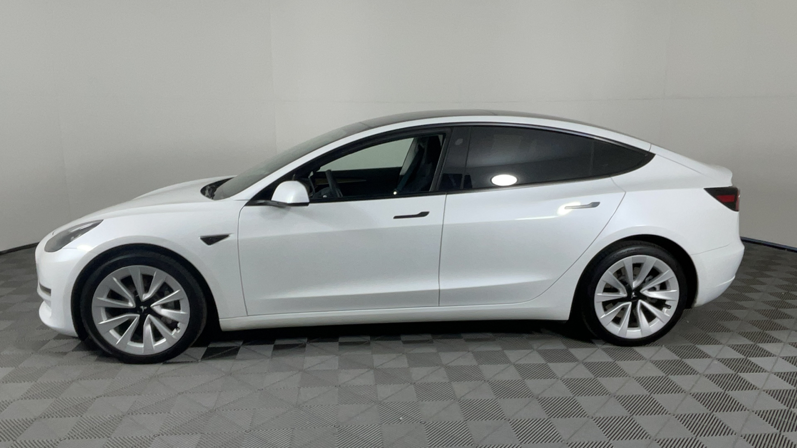 2023 Tesla Model 3 Base 7