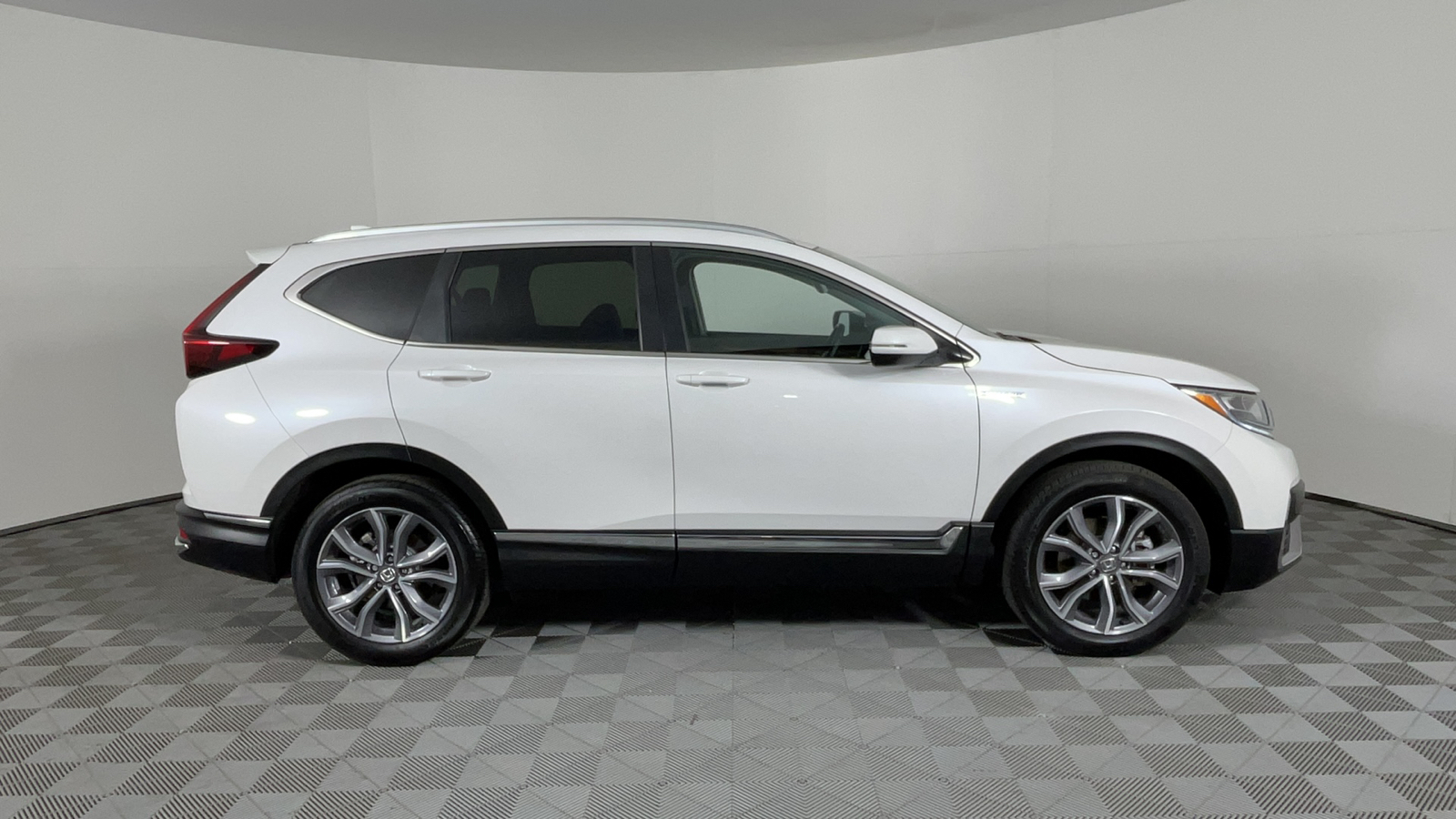 2022 Honda CR-V Hybrid Touring 3