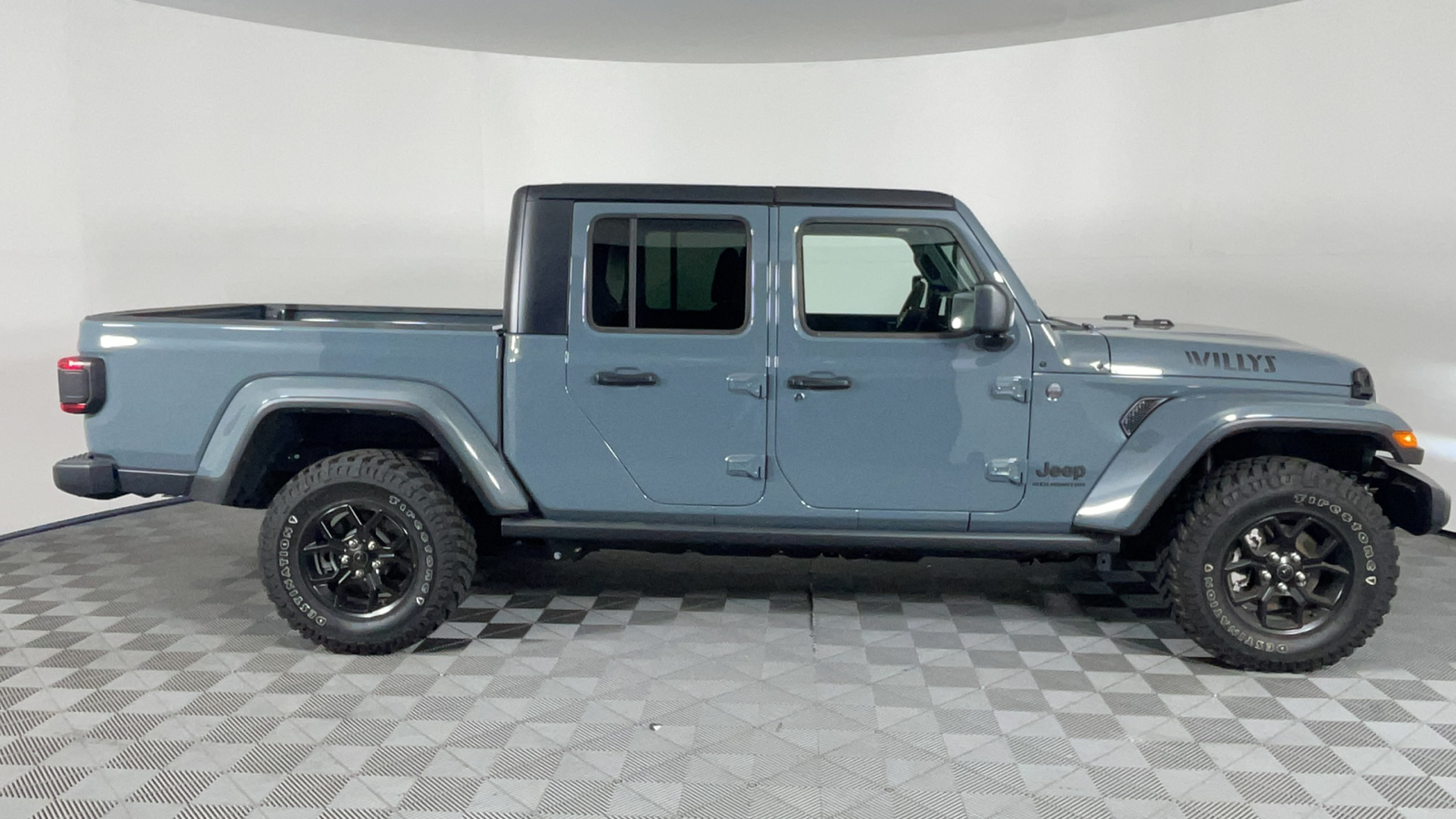 2024 Jeep Gladiator Willys 3