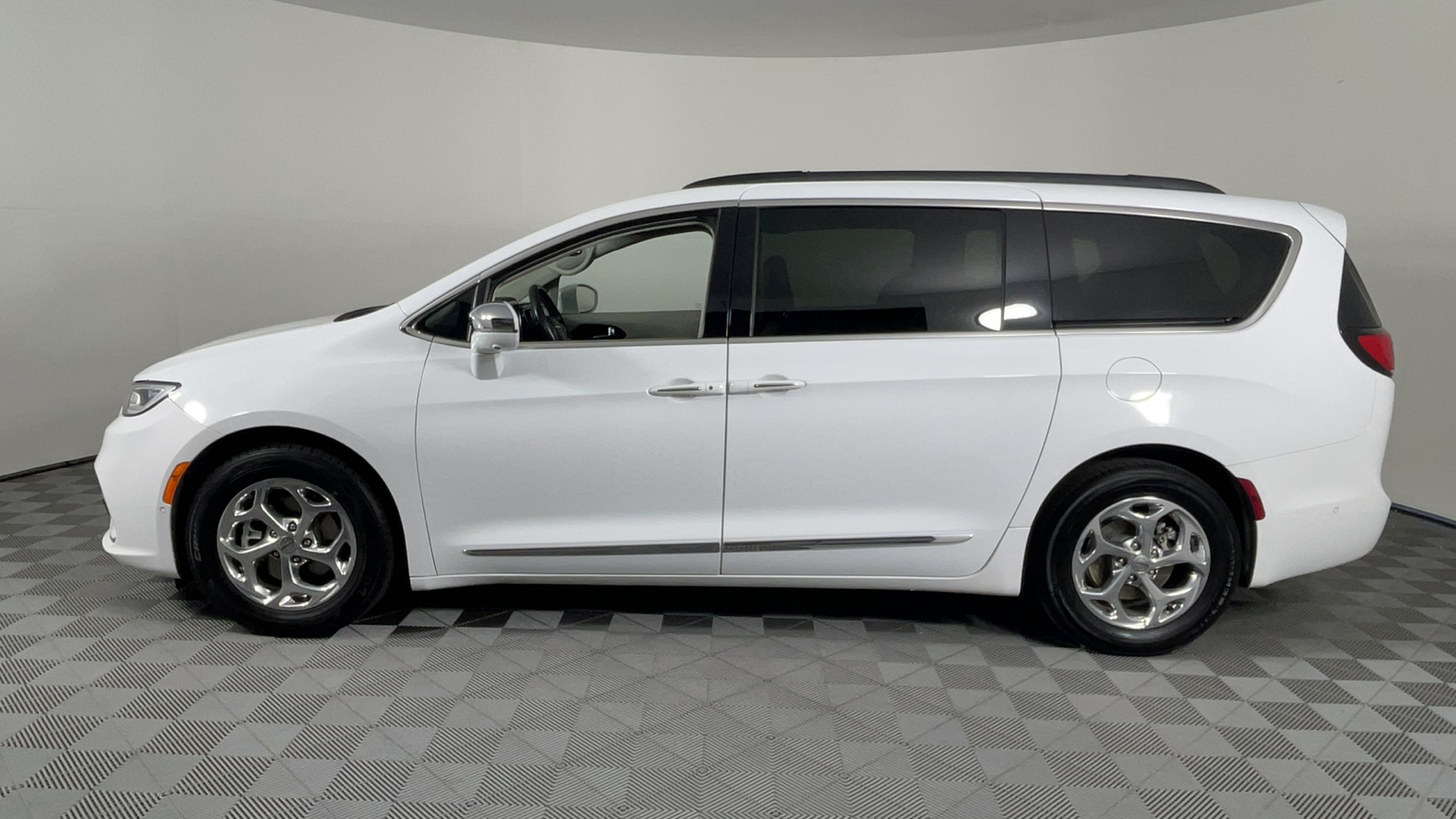 2022 Chrysler Pacifica Limited 7