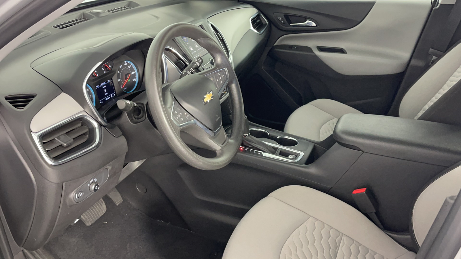 2021 Chevrolet Equinox LS 11