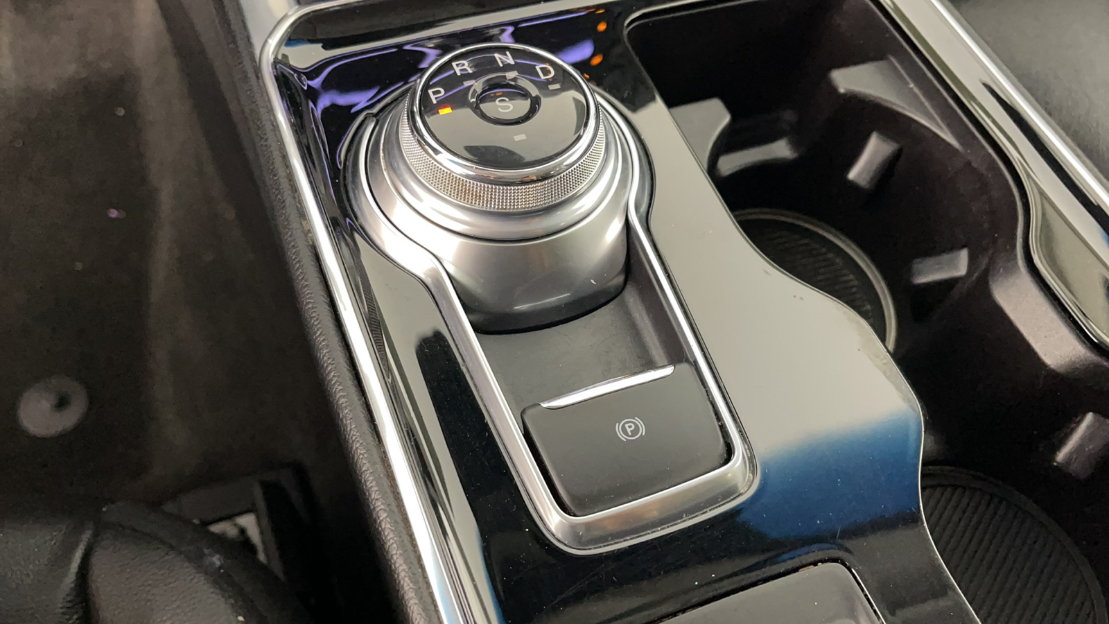 2019 Ford Edge Titanium 17