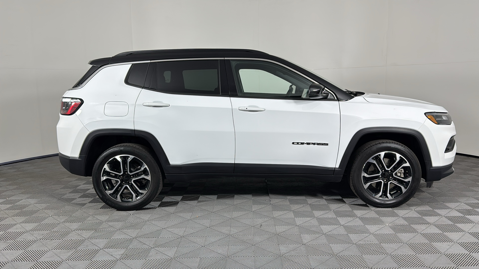 2023 Jeep Compass Limited 2