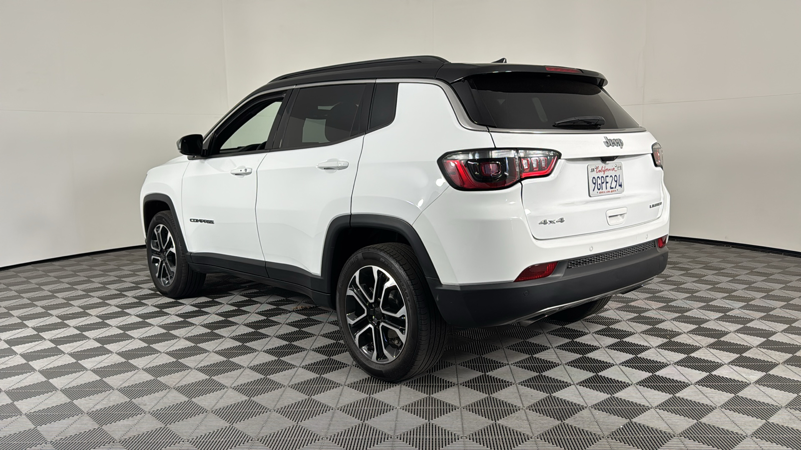 2023 Jeep Compass Limited 5