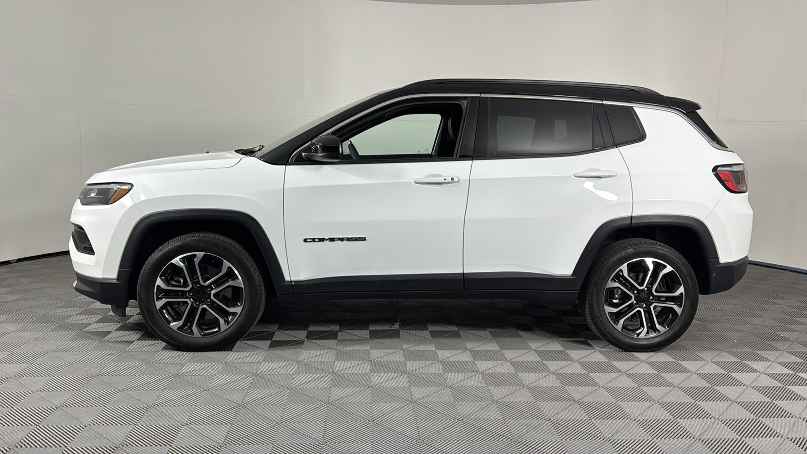 2023 Jeep Compass Limited 6