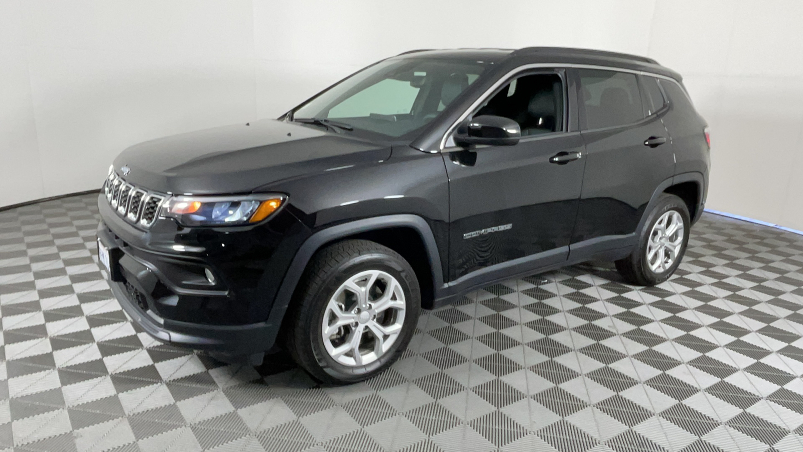 2024 Jeep Compass Latitude 8