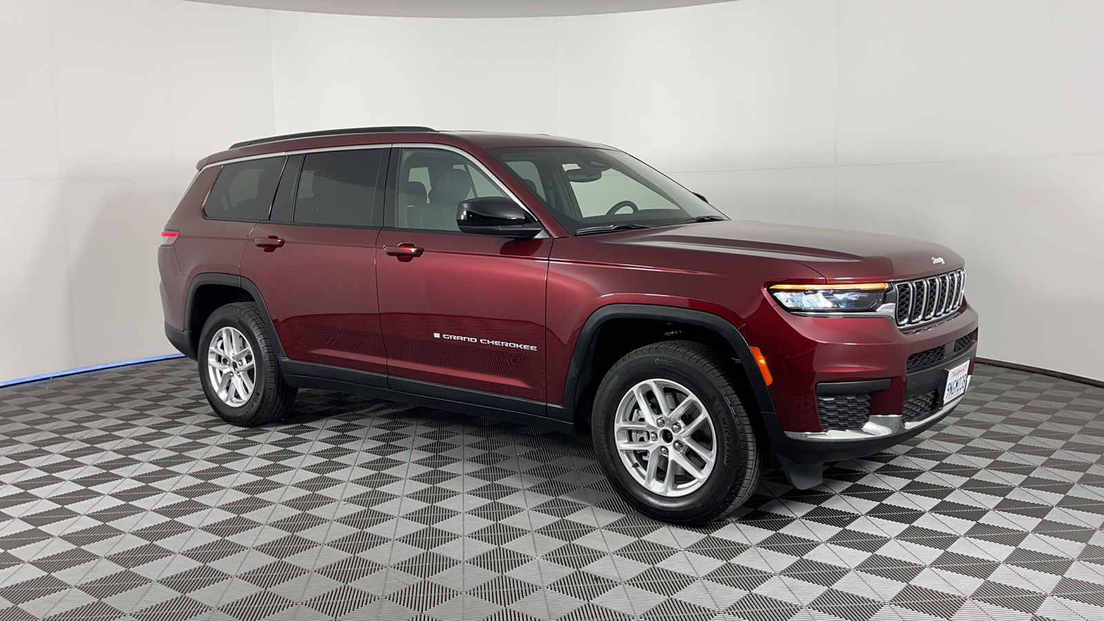 2024 Jeep Grand Cherokee L Laredo 1