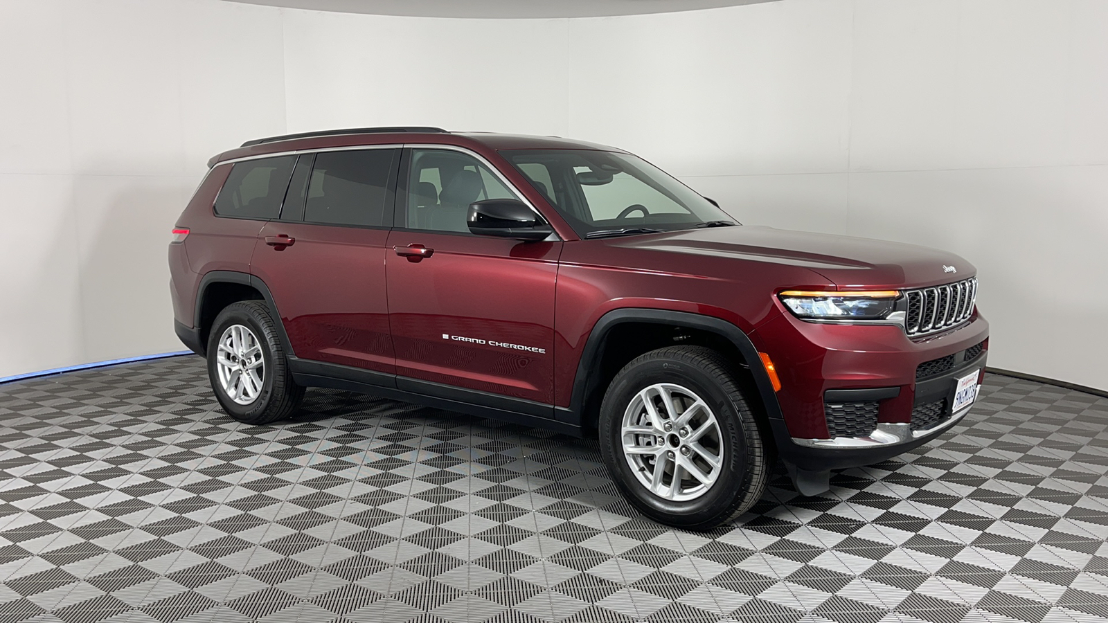 2024 Jeep Grand Cherokee L Laredo 2