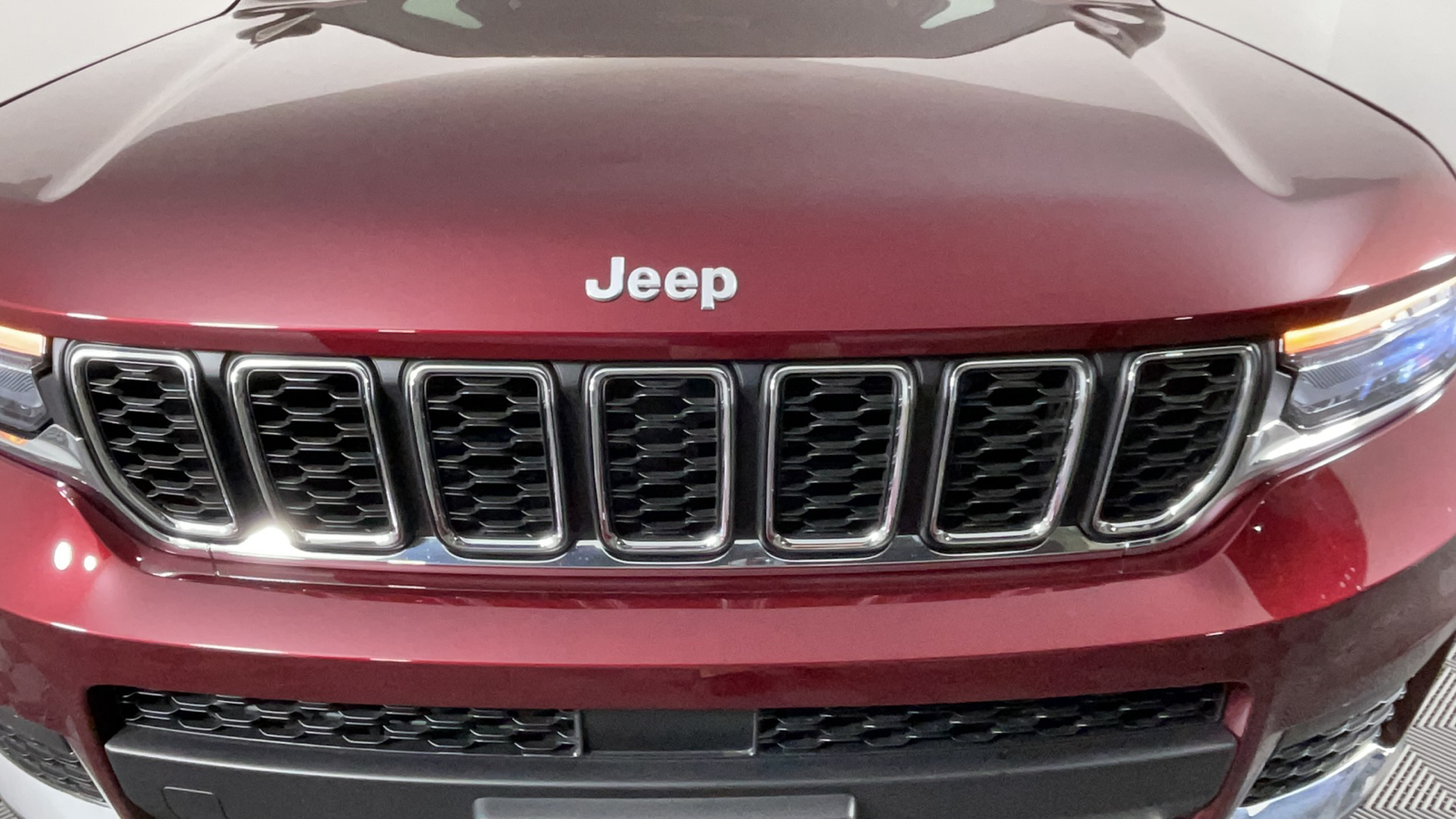 2024 Jeep Grand Cherokee L Laredo 10