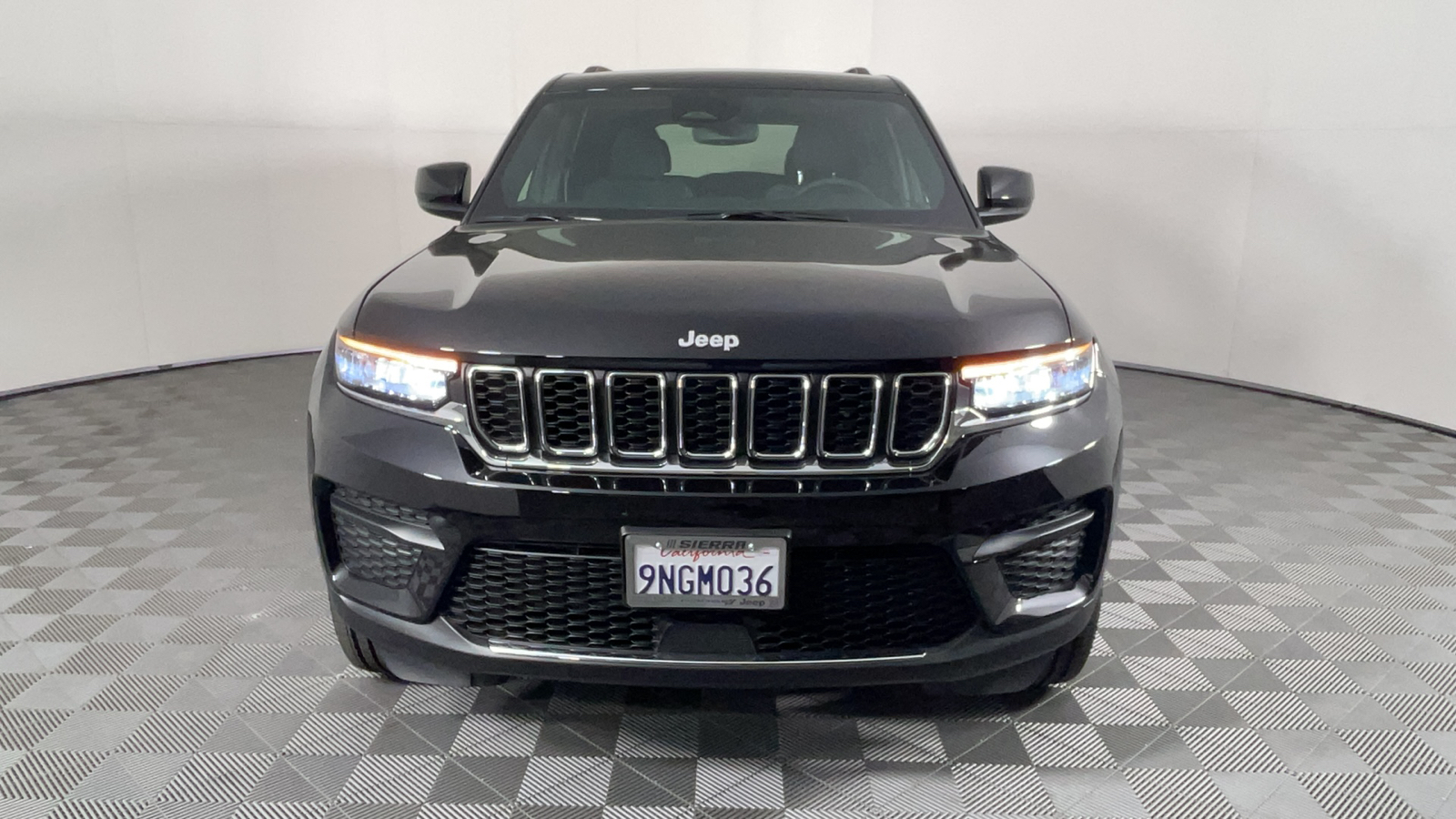 2024 Jeep Grand Cherokee Laredo 9