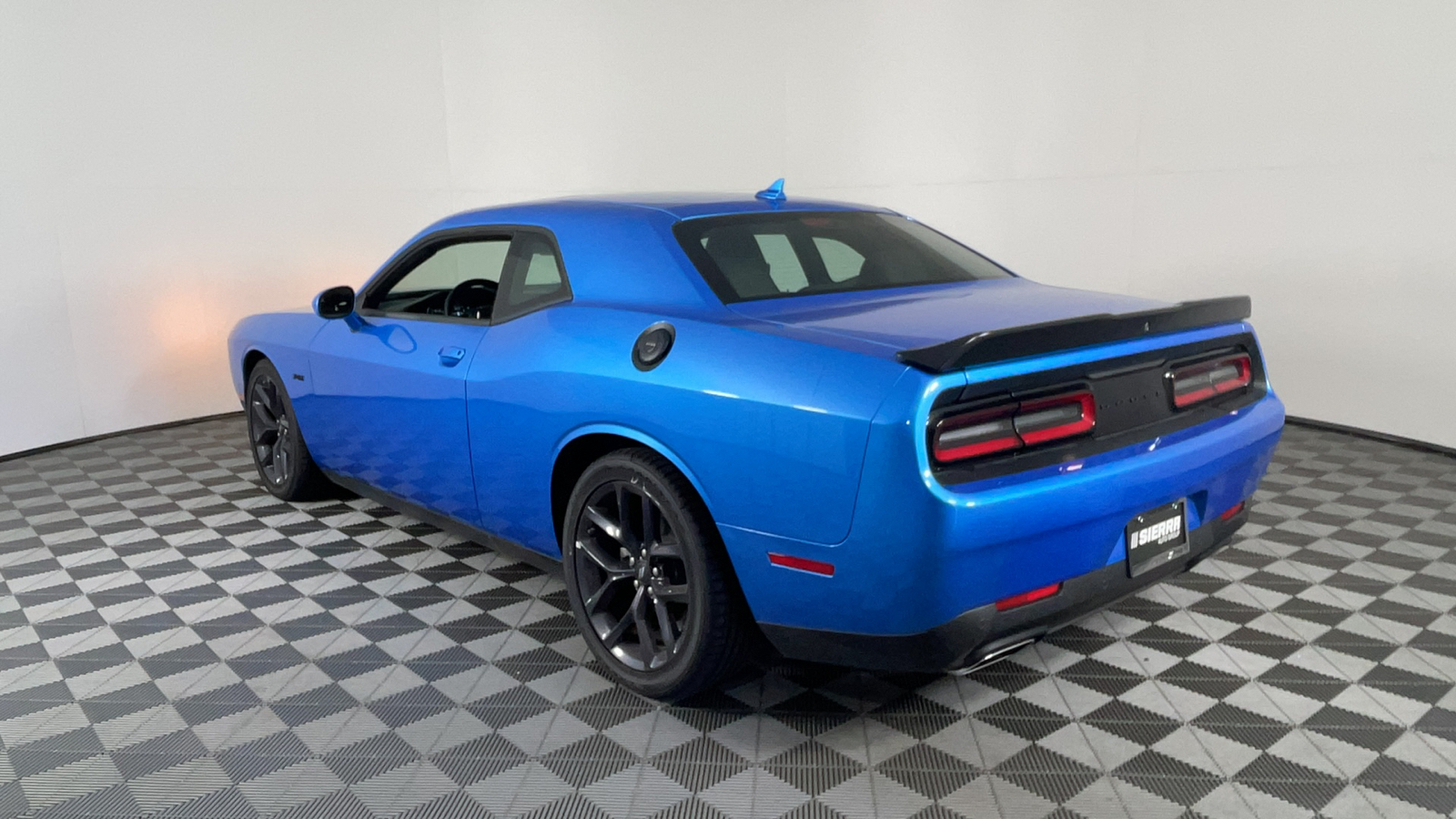 2023 Dodge Challenger R/T 6