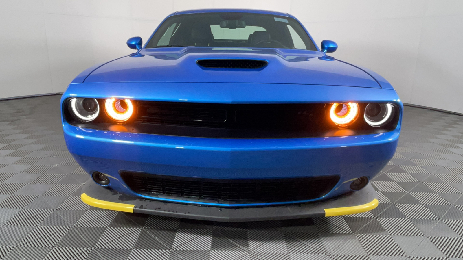 2023 Dodge Challenger R/T 10