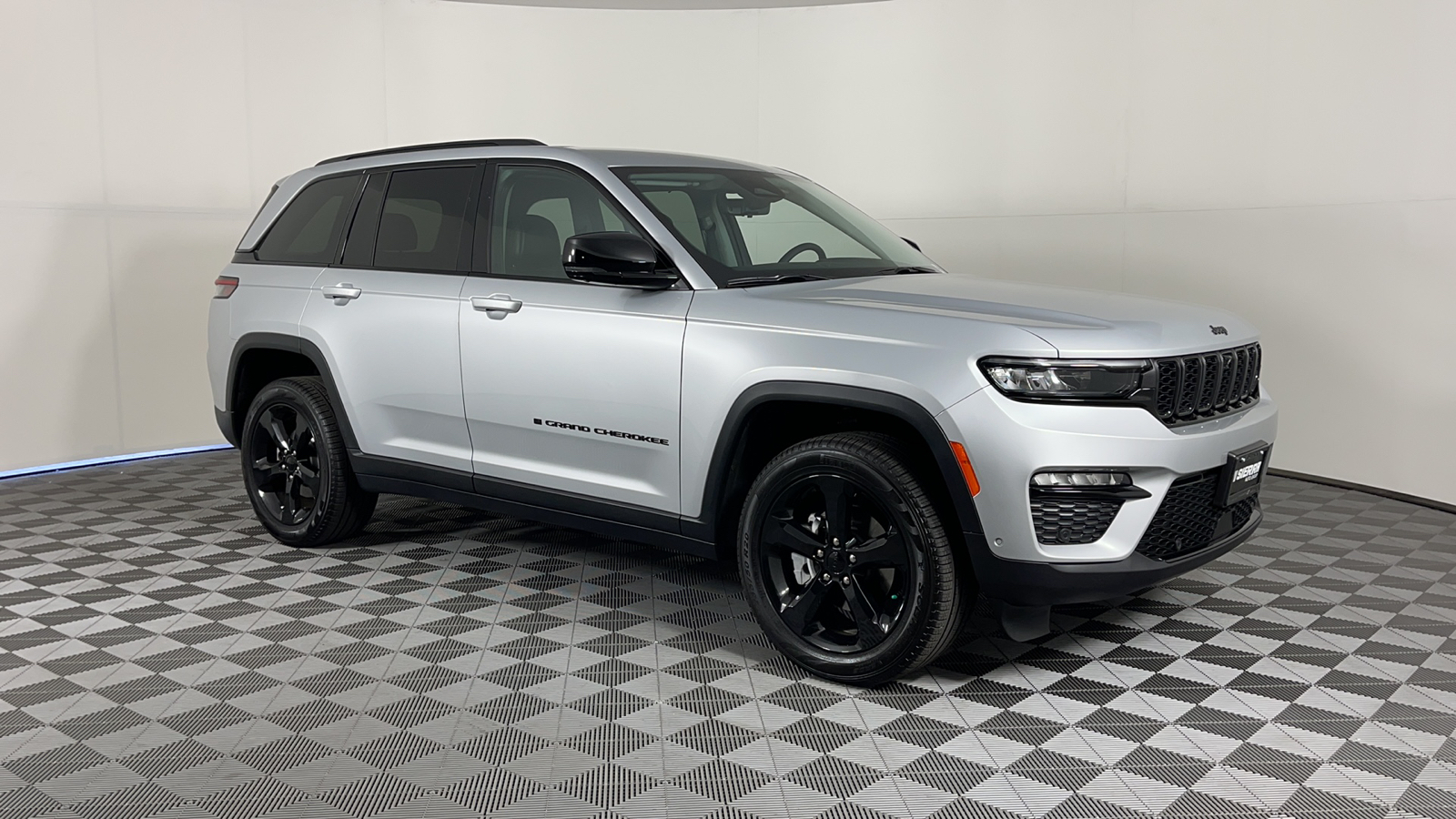 2024 Jeep Grand Cherokee Limited 1