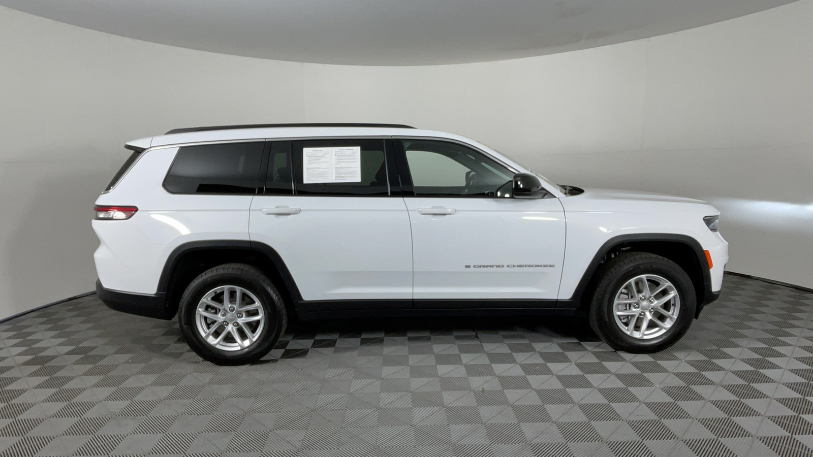 2024 Jeep Grand Cherokee L Laredo X 3