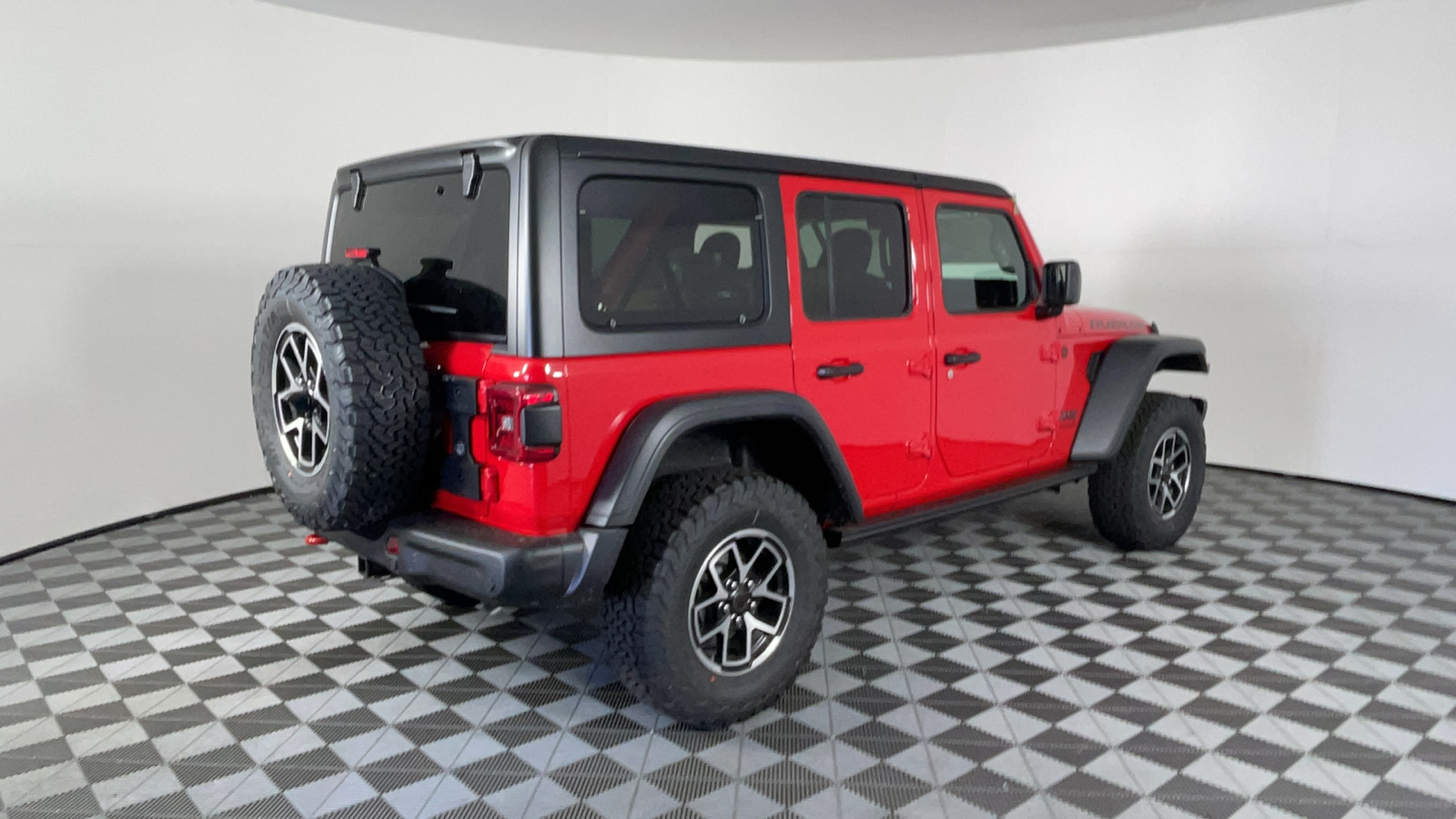 2024 Jeep Wrangler Rubicon 4