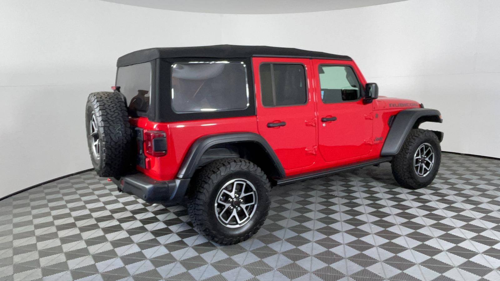 2024 Jeep Wrangler Rubicon 4