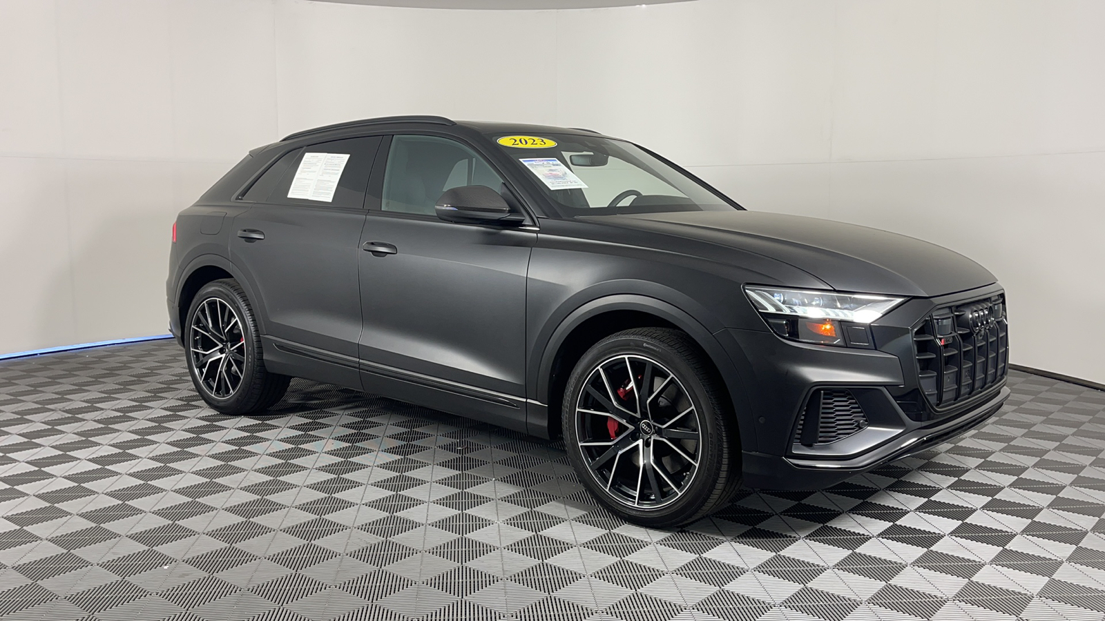 2023 Audi SQ8 Prestige 1