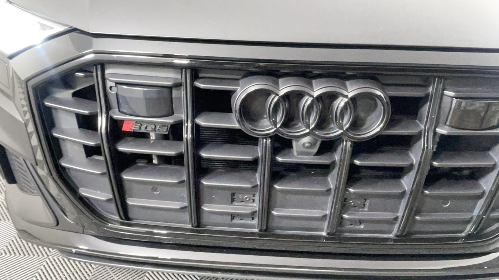 2023 Audi SQ8 Prestige 10