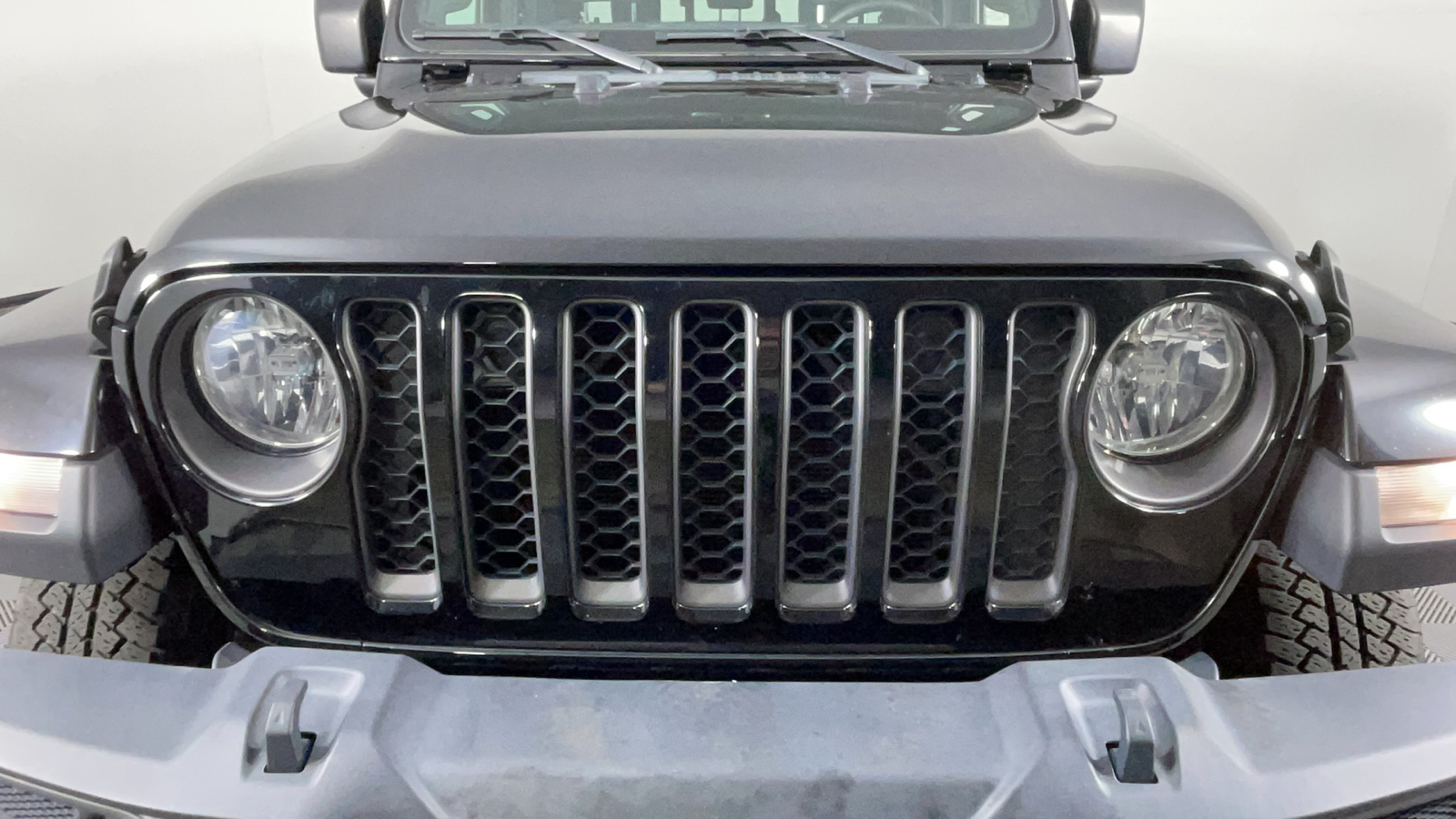 2021 Jeep Gladiator 80th Anniversary 10