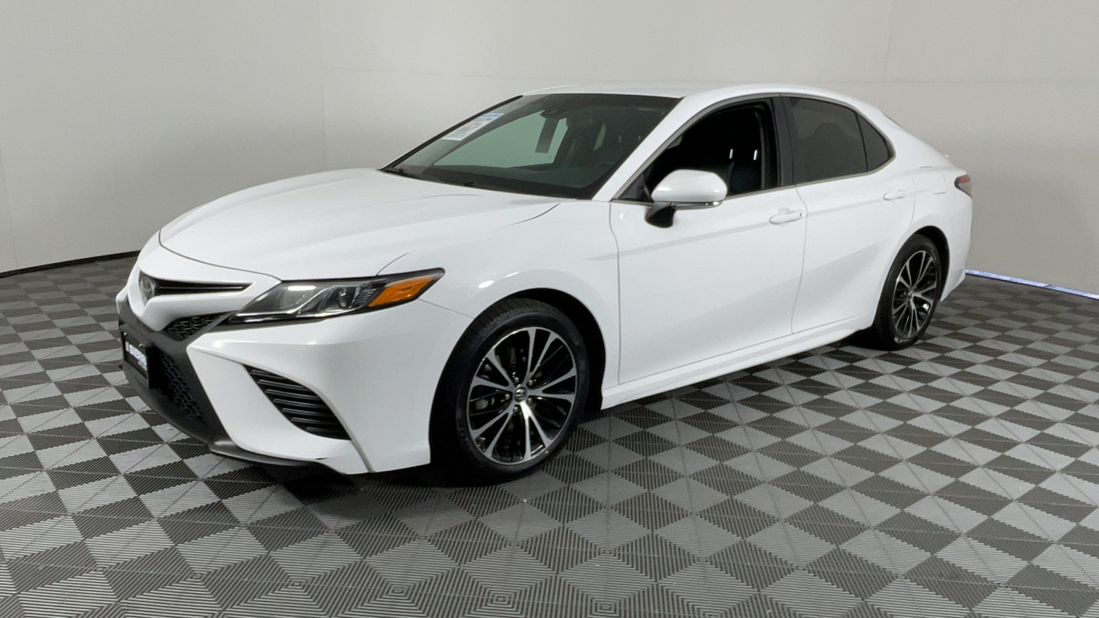 2018 Toyota Camry SE 8