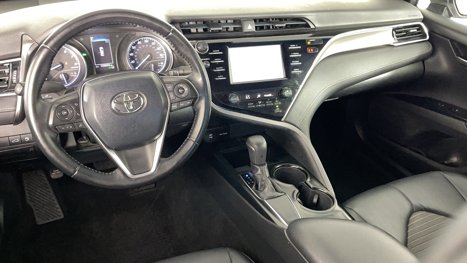 2018 Toyota Camry SE 15