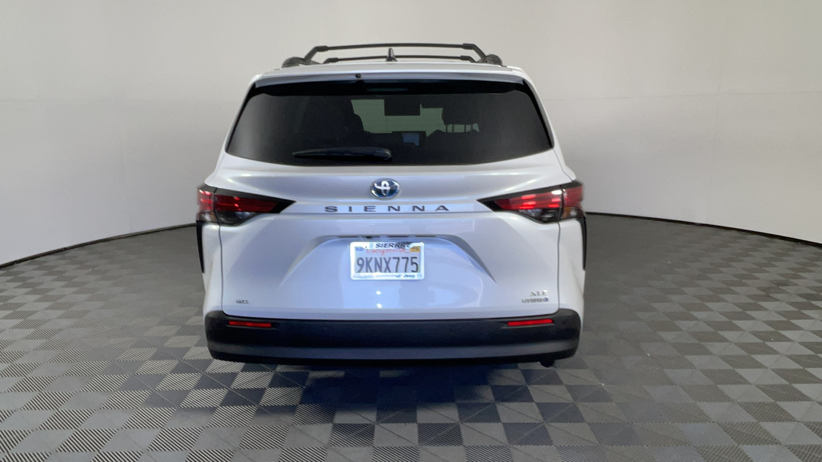 2022 Toyota Sienna XLE 5