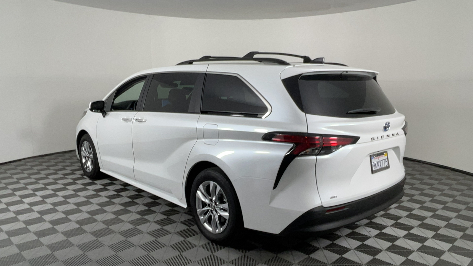 2022 Toyota Sienna XLE 6