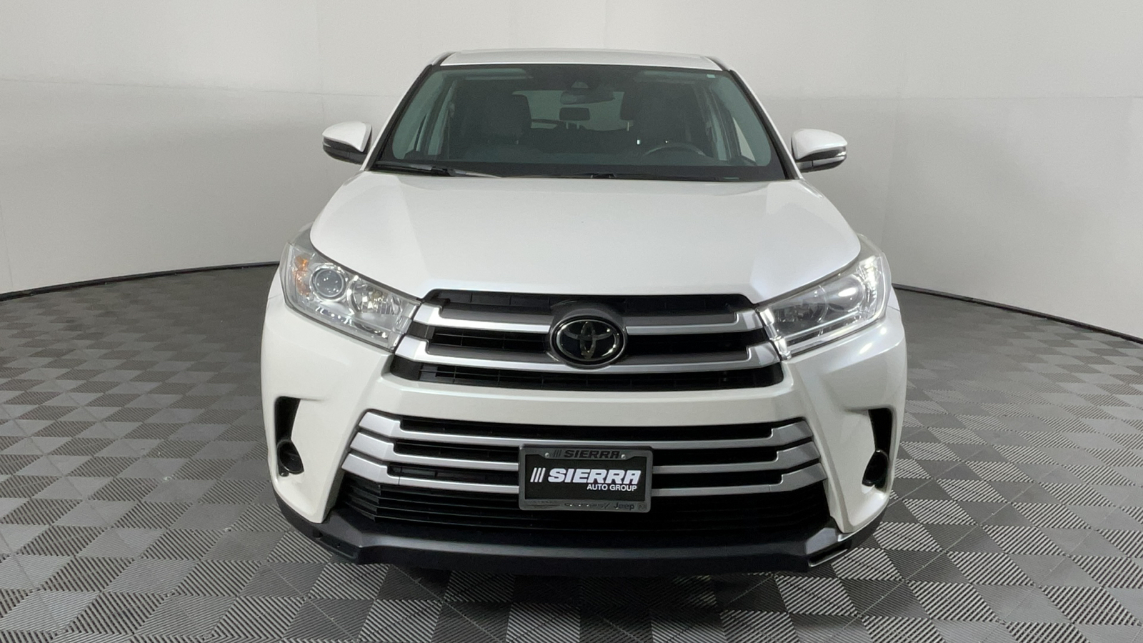 2019 Toyota Highlander LE 9