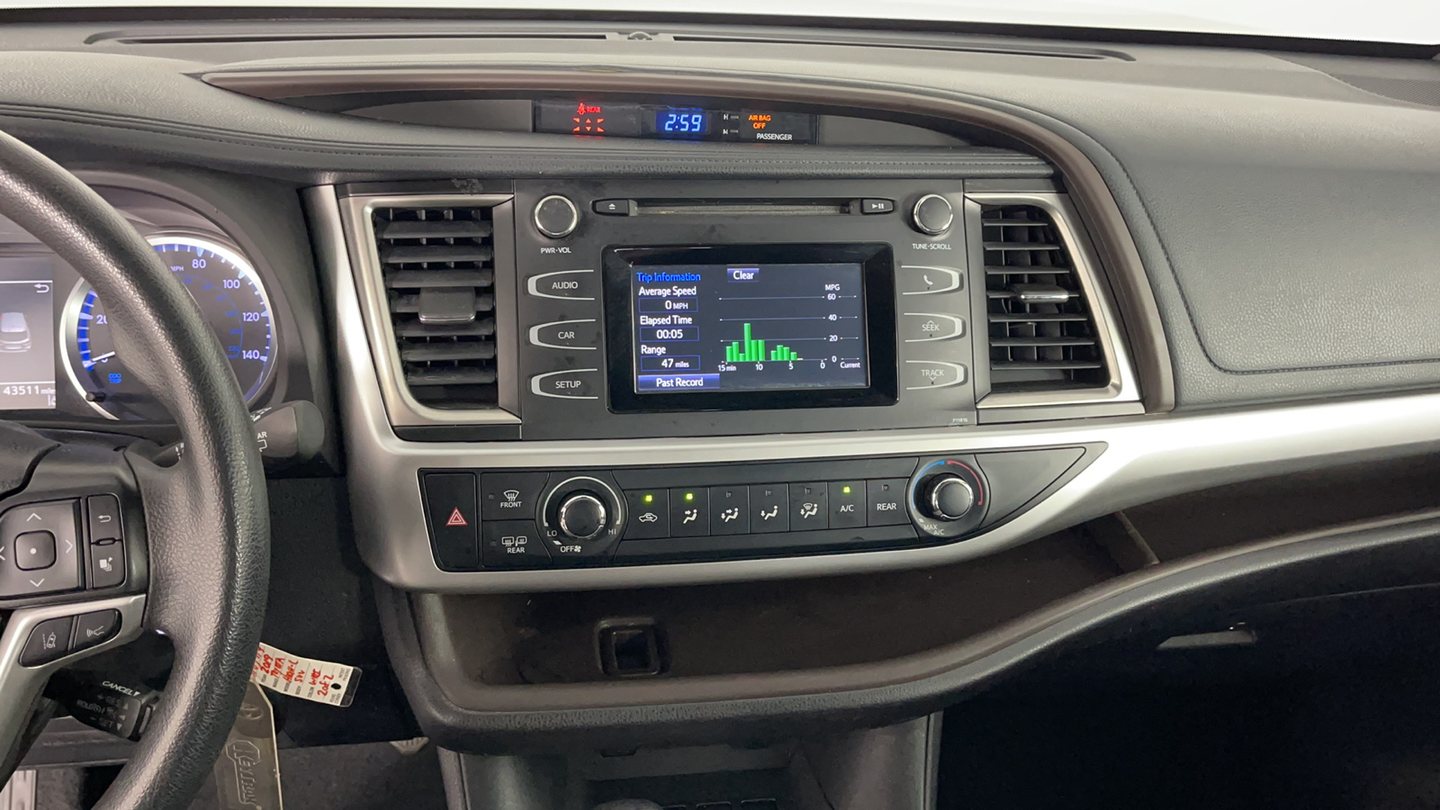 2019 Toyota Highlander LE 16