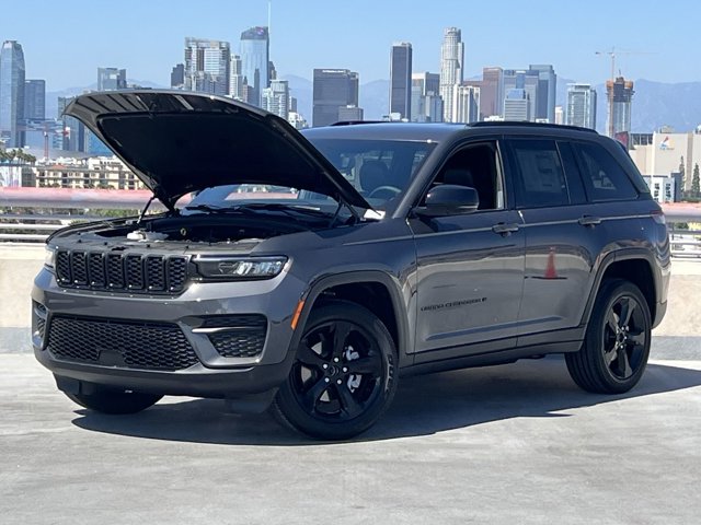 2024 Jeep Grand Cherokee Altitude 3