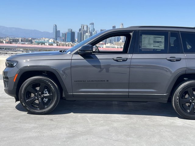 2024 Jeep Grand Cherokee Altitude 6