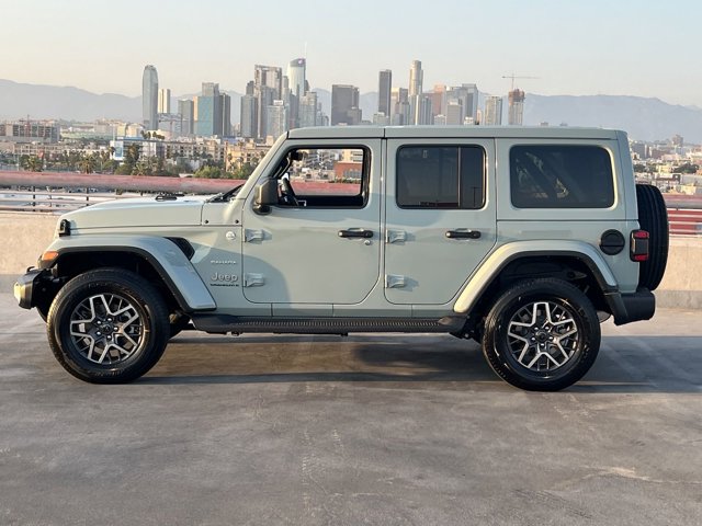 2024 Jeep Wrangler Sahara 5