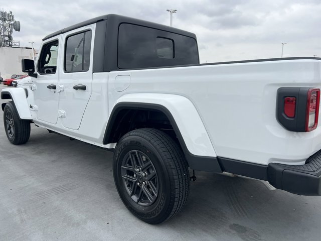 2024 Jeep Gladiator Sport S 28