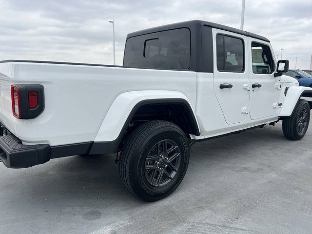 2024 Jeep Gladiator Sport S 29