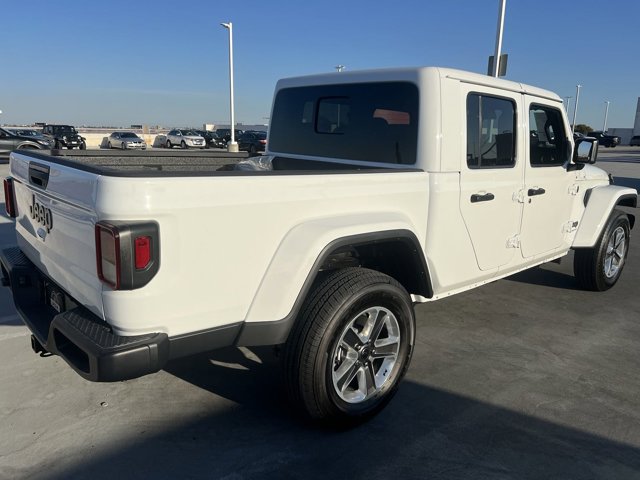 2024 Jeep Gladiator Sport S 29