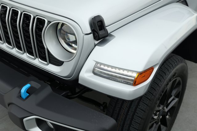 2024 Jeep Wrangler Sahara 4xe 13