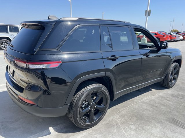 2024 Jeep Grand Cherokee Altitude X 30