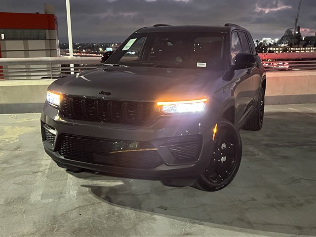 2024 Jeep Grand Cherokee Altitude X 2