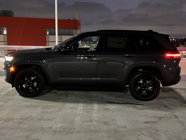 2024 Jeep Grand Cherokee Altitude X 5