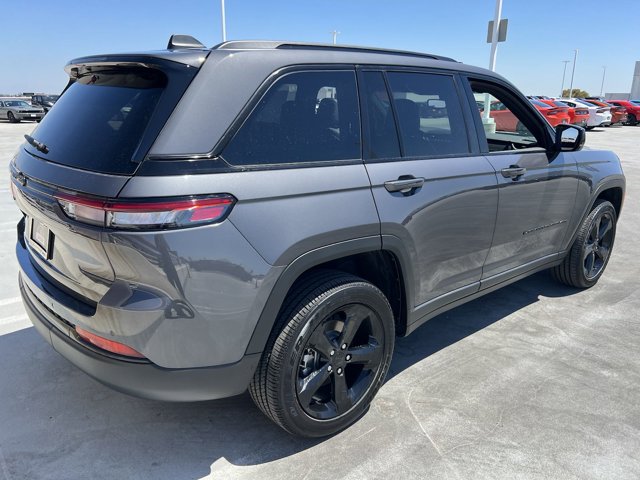 2024 Jeep Grand Cherokee Altitude X 29