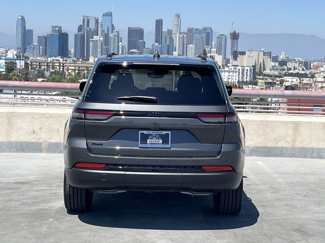 2024 Jeep Grand Cherokee Altitude X 30