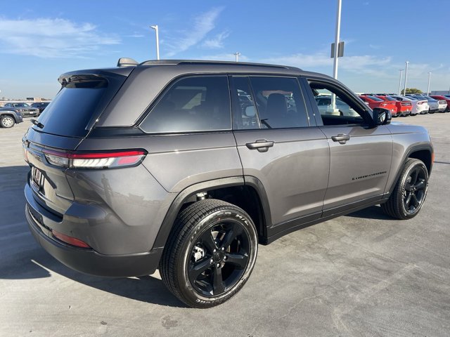 2024 Jeep Grand Cherokee Altitude X 30