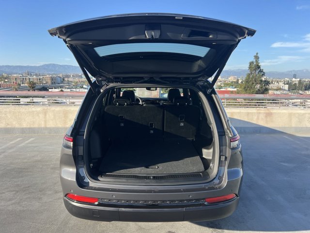 2024 Jeep Grand Cherokee Altitude X 32