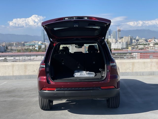 2024 Jeep Grand Cherokee Altitude X 37