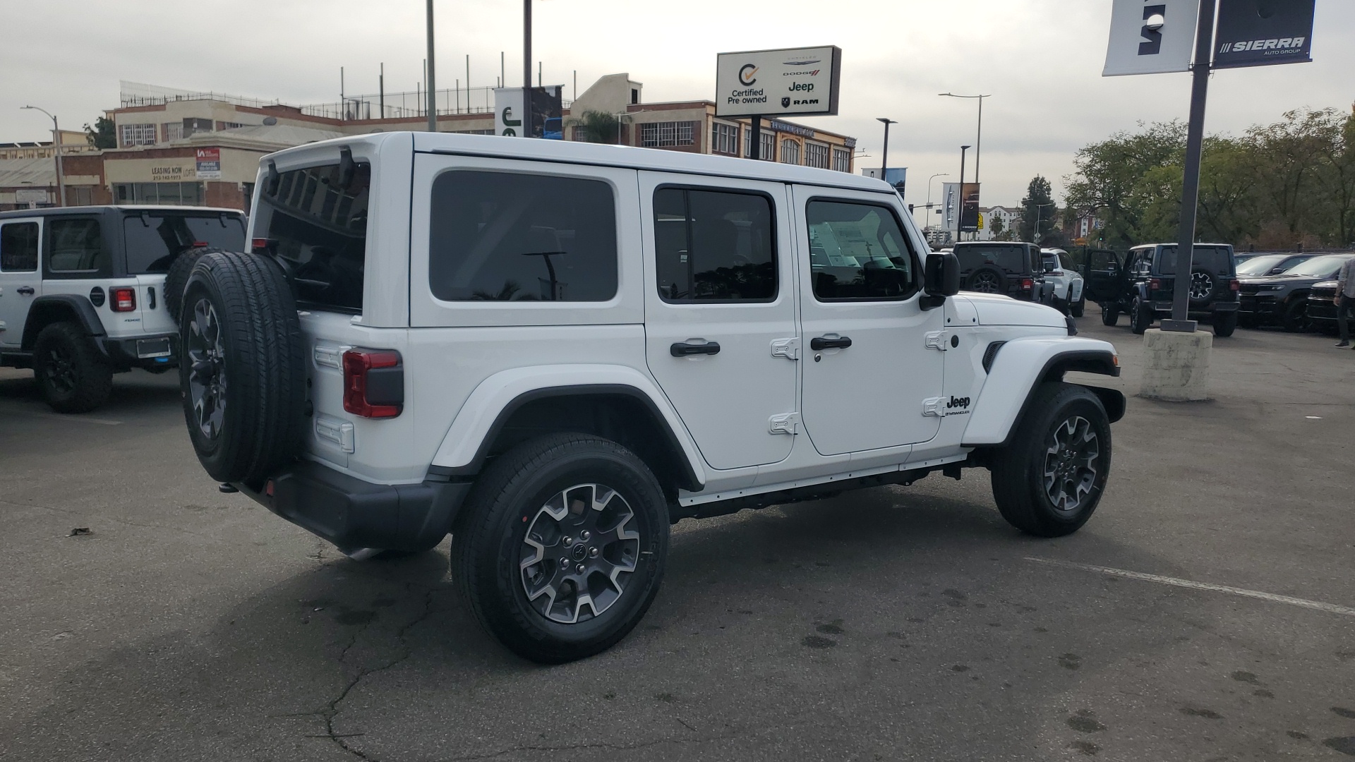 2025 Jeep Wrangler Sahara 5