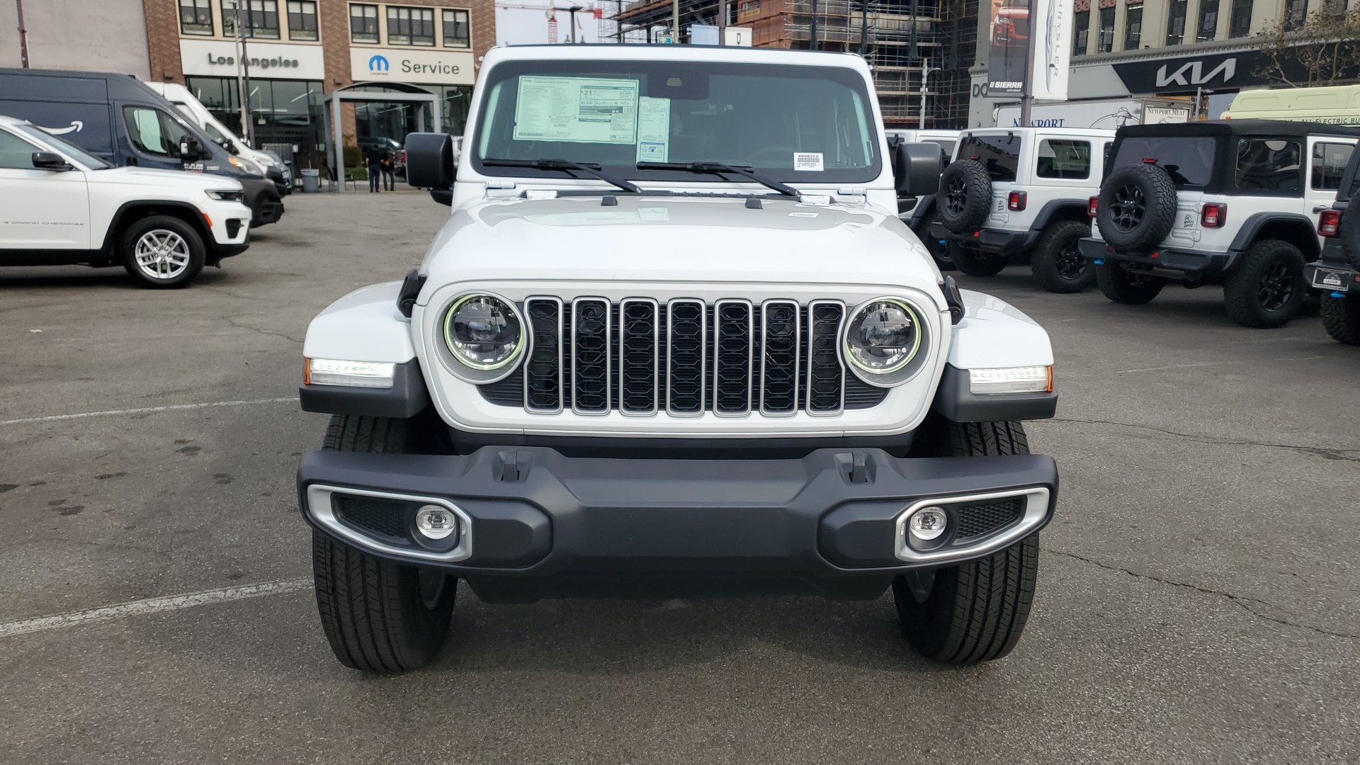 2025 Jeep Wrangler Sahara 8