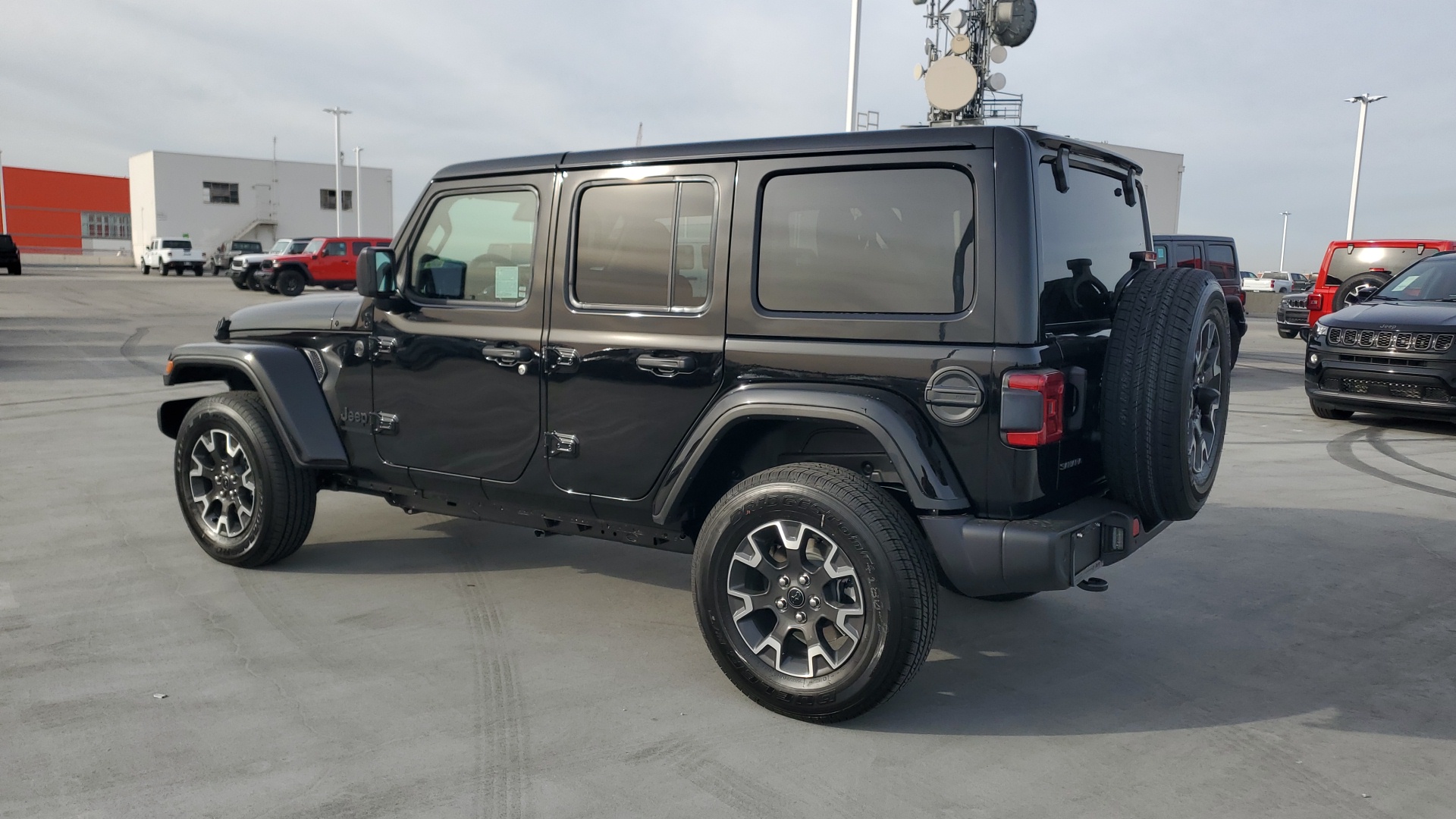 2025 Jeep Wrangler Sahara 4