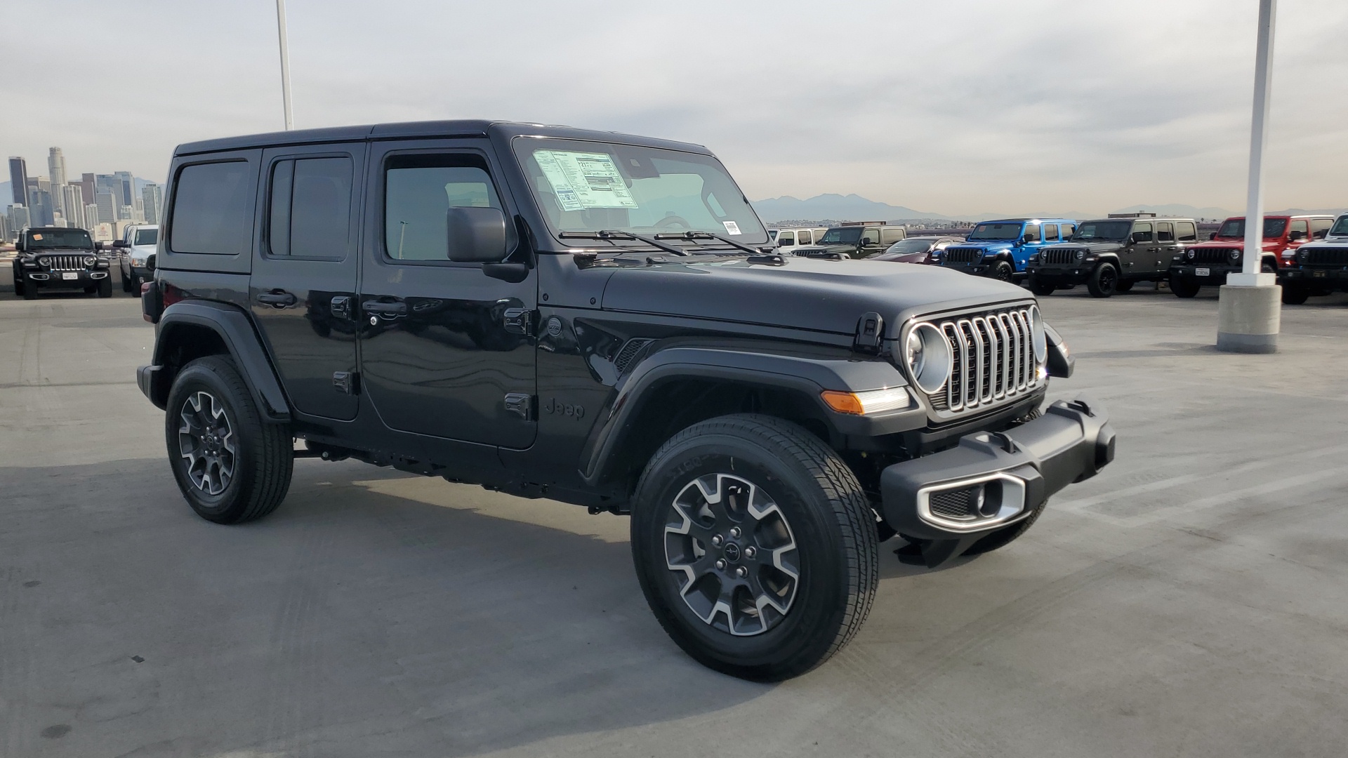 2025 Jeep Wrangler Sahara 8